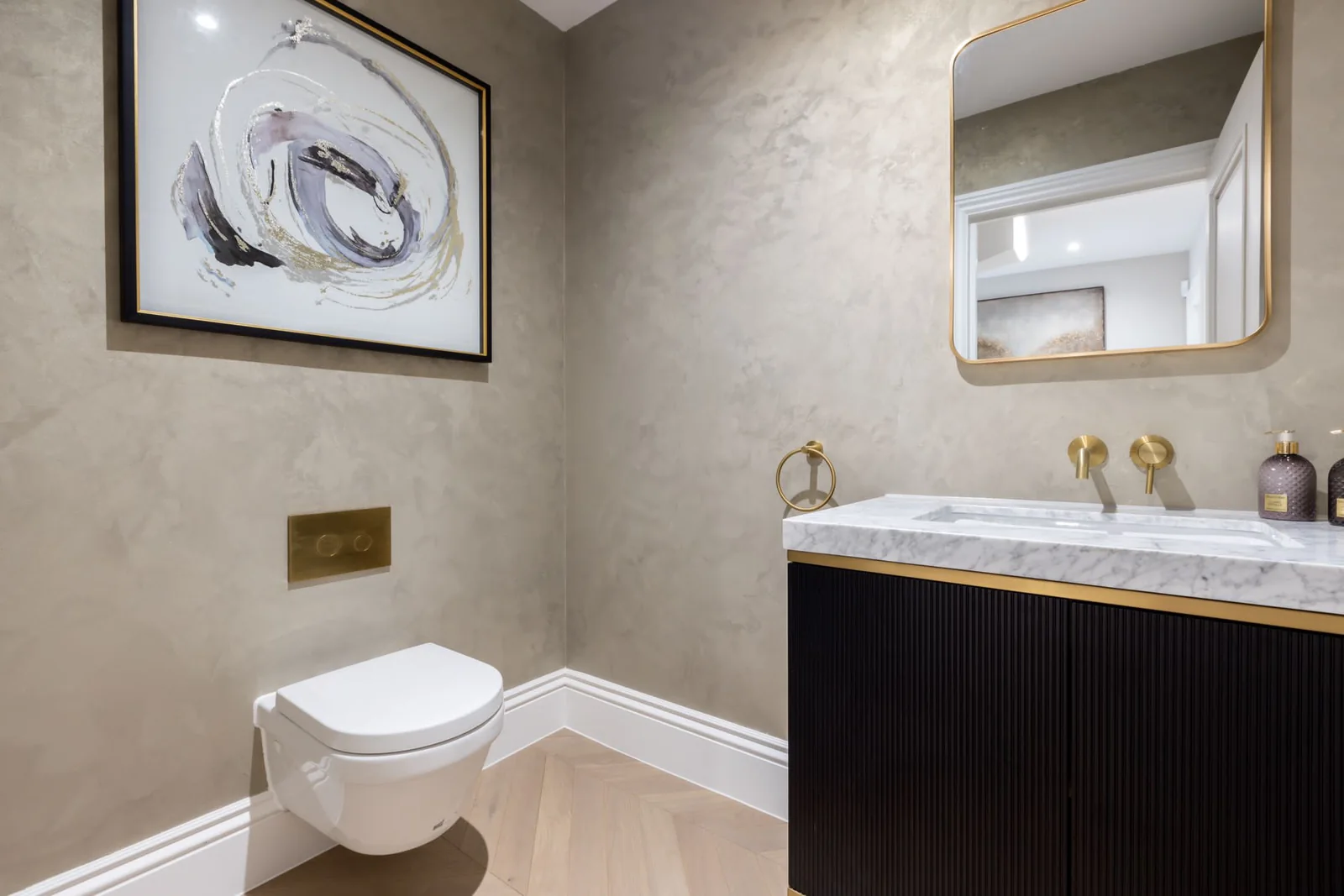 Specialist wall finishes